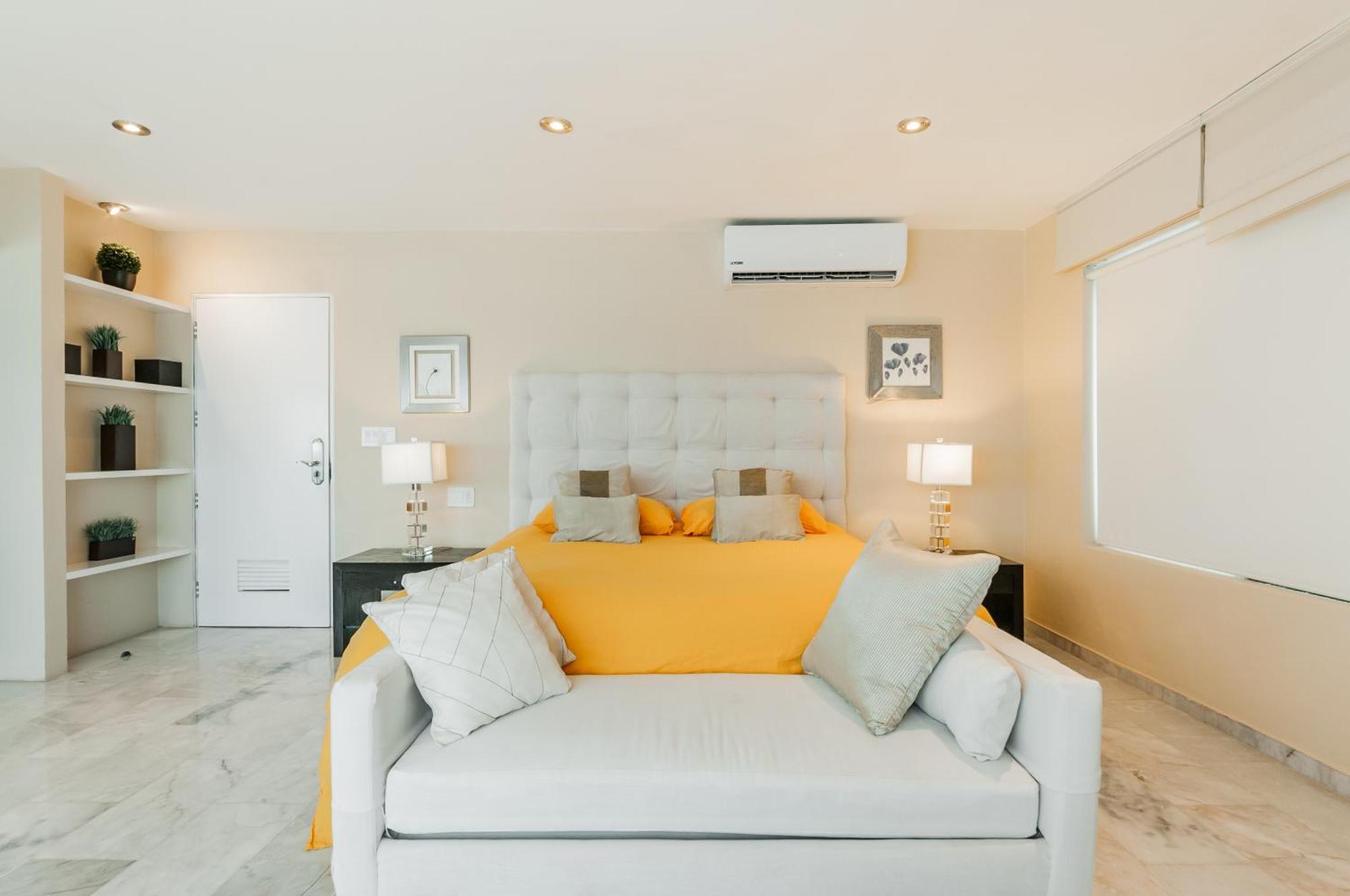 Brisas Beachfront Penthouses Cancún Eksteriør billede